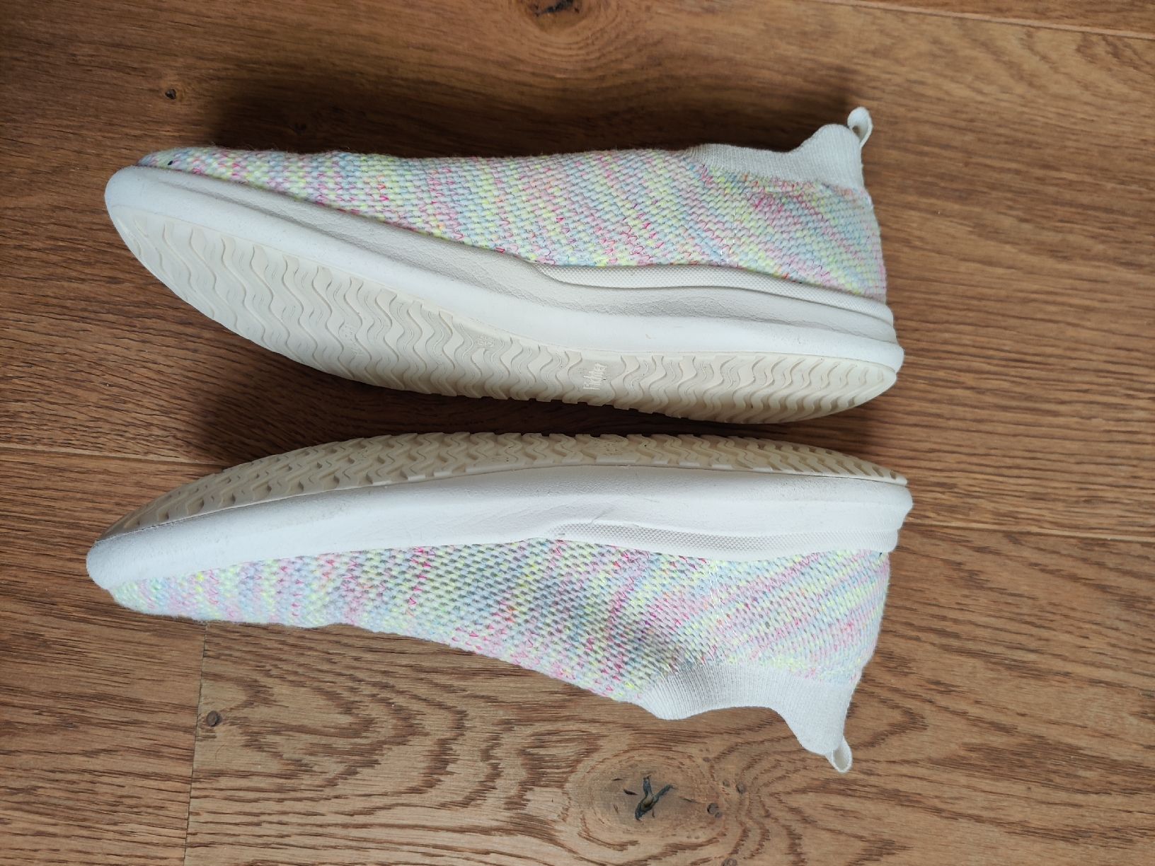Scarpe per ragazze: Richter maedchen turnschuhe Gr.33 – Usato da Ostermundigen venduto da louhdez 1