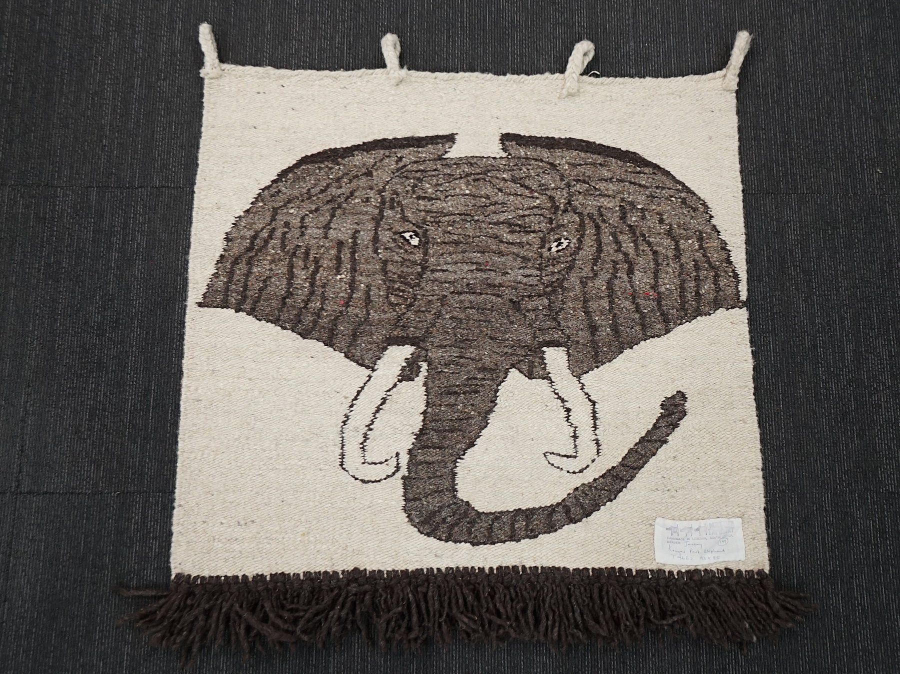 Tappeti: Elefant Afrikanischer Wandteppich – Usato da Volketswil venduto da brockipfannenstil 1