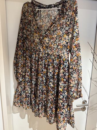 Zara Blumenkleid, Grösse S