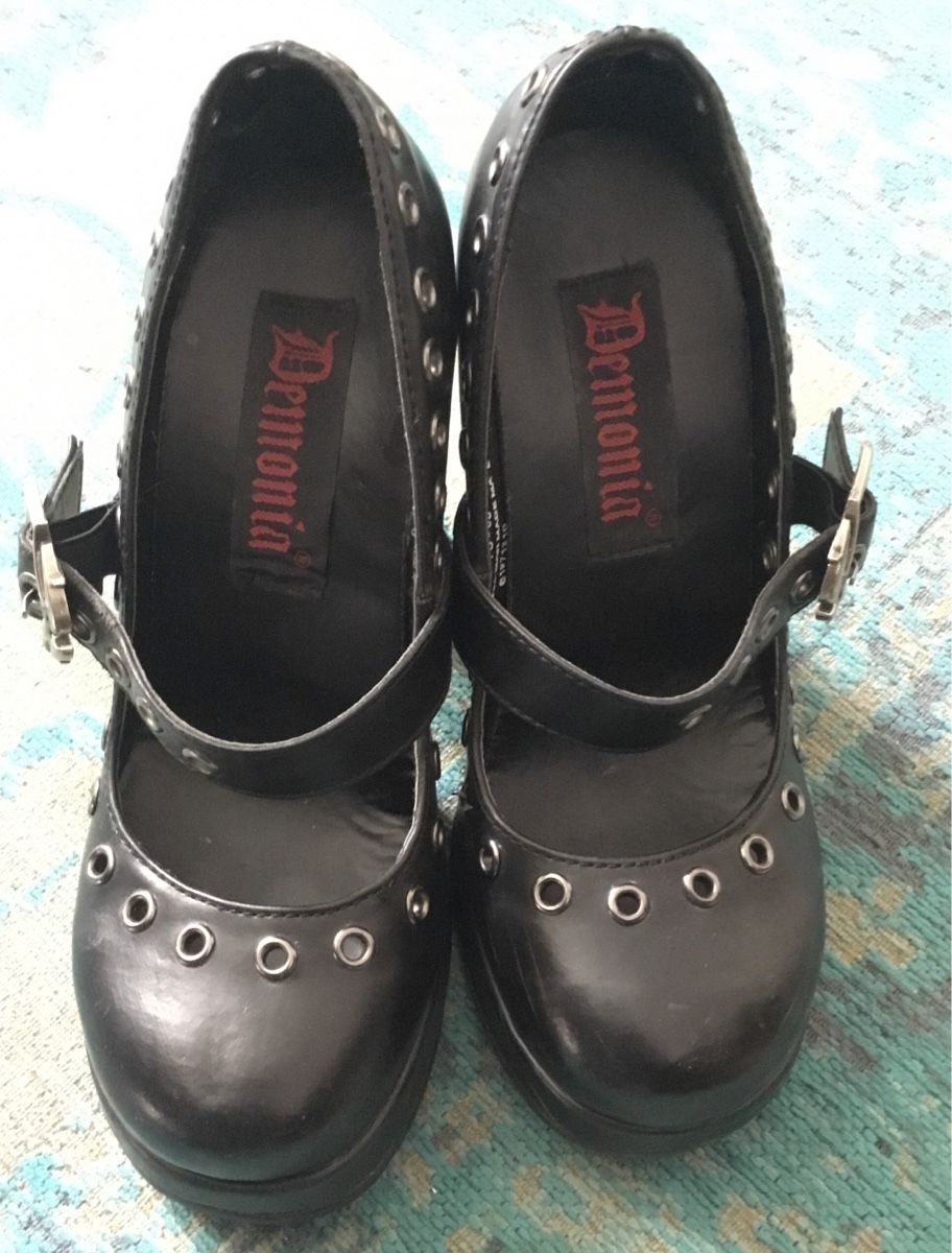 Damenschuhe: Pumps Gothic Style  – Gebraucht aus Schlieren von Jeajet 2
