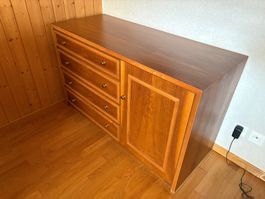 Sideboard mit Schubladen und Tuer Holz furniert guter Zus...