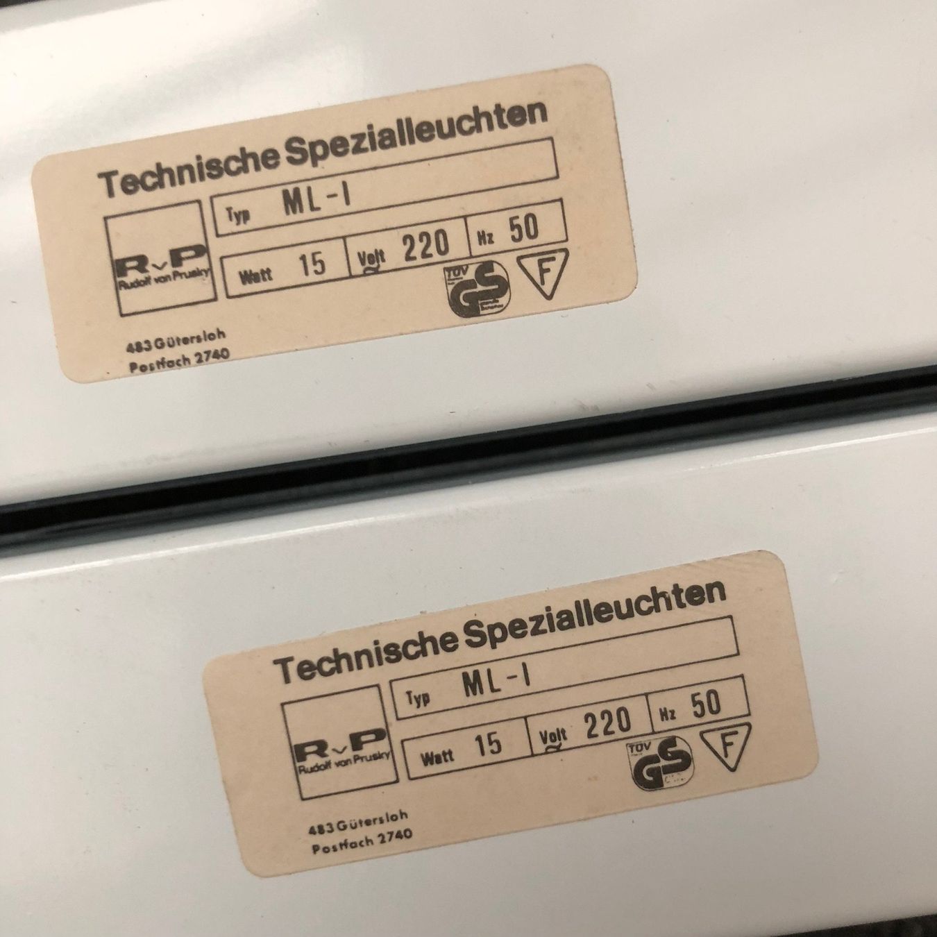 Lampade: FL-Armatur 2x15W Tandem – Usato da Hinterkappelen venduto da atomschnee 2