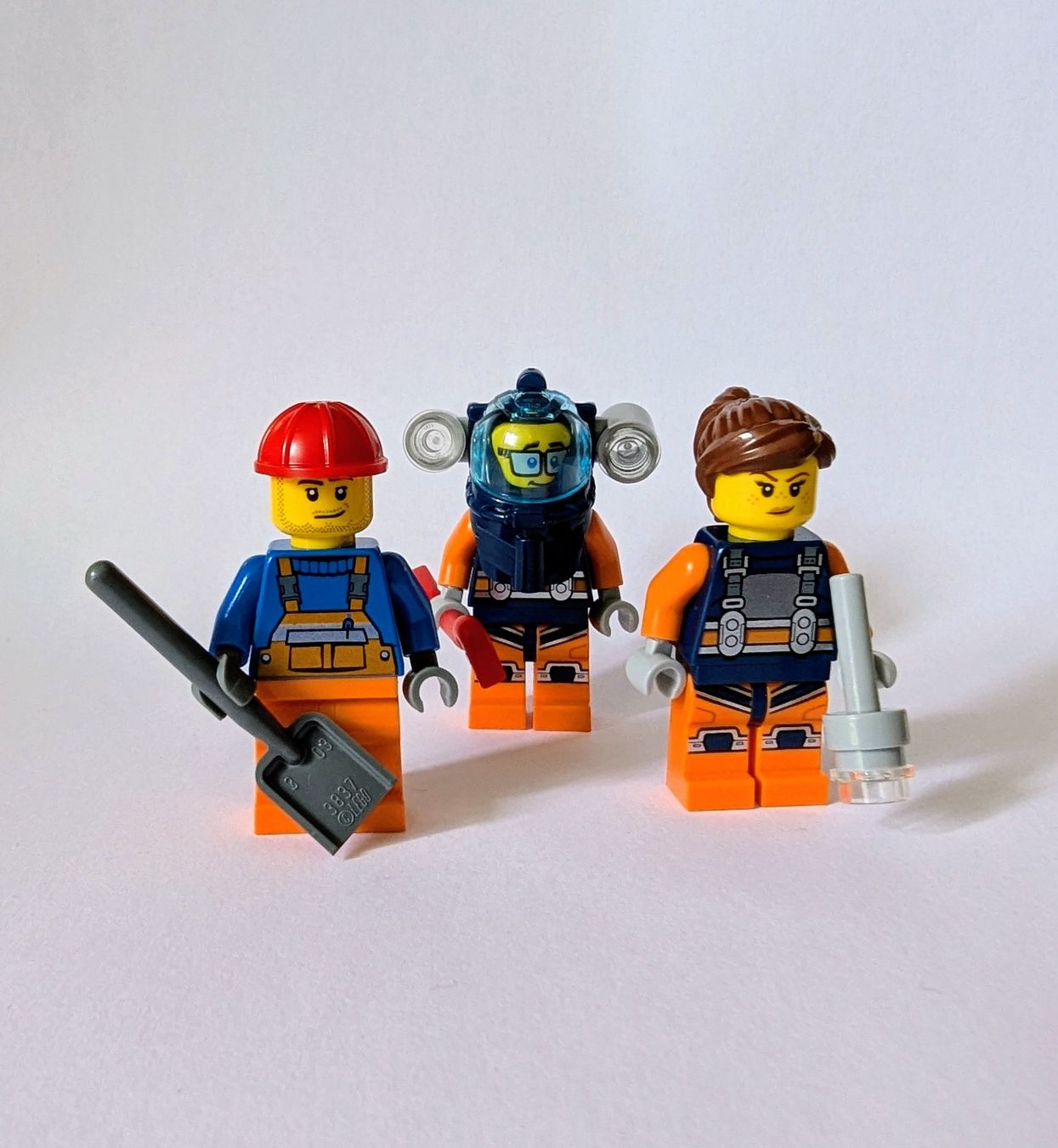 Lego Figuren: LEGO Bauarbeiter – Gebraucht aus Trimbach von BrickBase