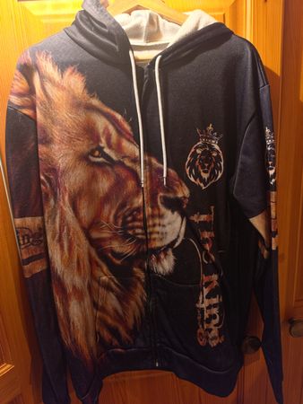 Hoodie mit Löwen-Print Grösse L guter Zustand