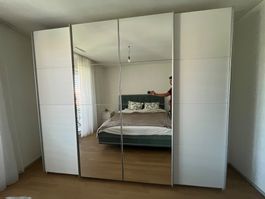 Kleiderschrank