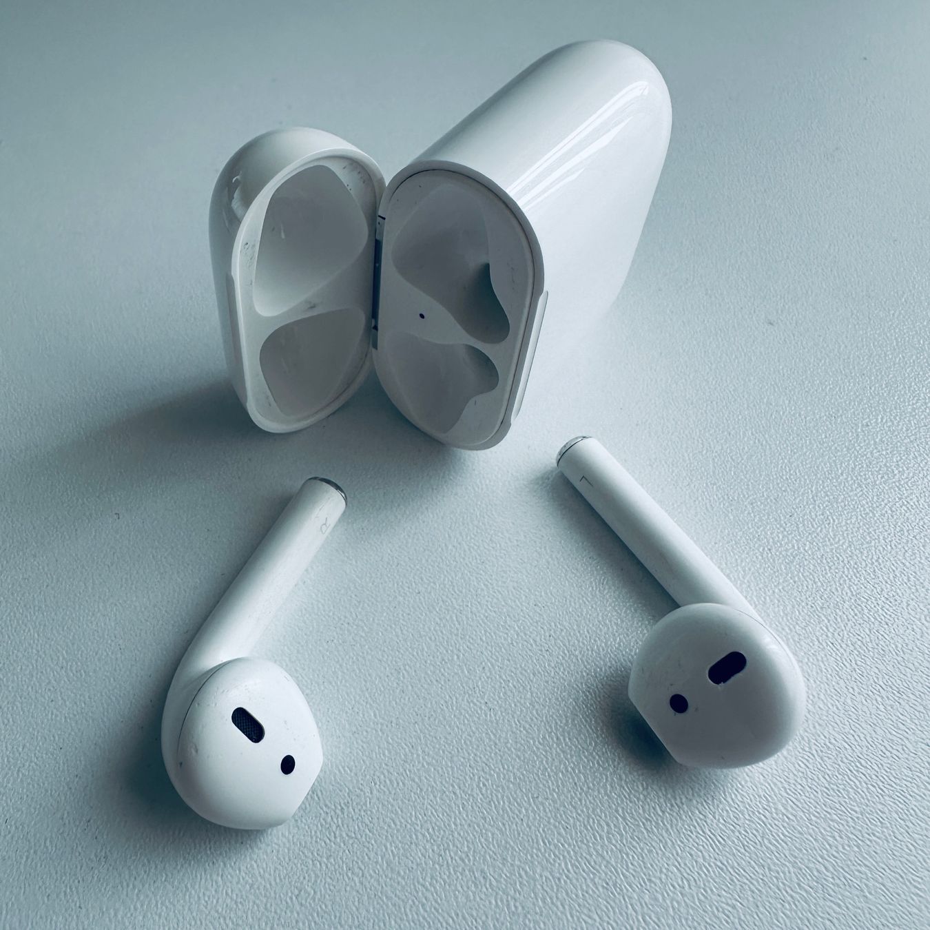 Apple Cuffie: Original Apple AirPods 2 Kopfhörer Wireless Lightning Kabel – Usato da Basel venduto da MY.AIRPODS.SHOP 5