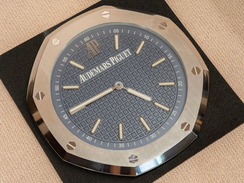 Audemars Piguet Orologi da terra & Orologi da parete: Audemars Piguet Royal Oak Wall clock Blue dial – Usato da Genève venduto da aspaklariacollection 2