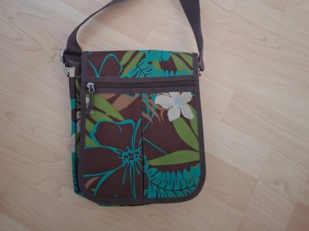Umhängr Tasche mit Schultergurt