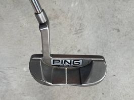 Ping Putter rechts