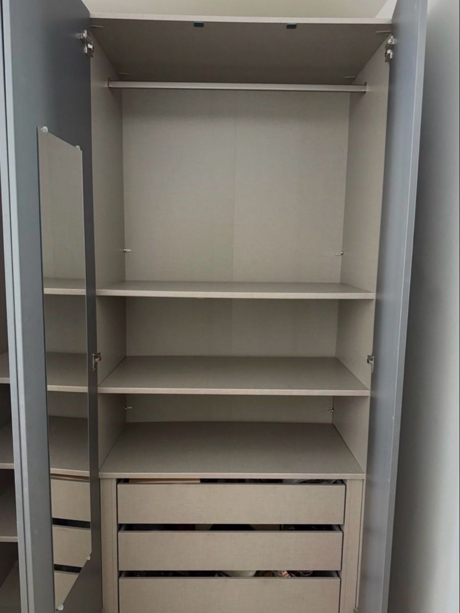 Armoires: Kleiderschrank  – D'occasion à Zürich par asc_75yr 1