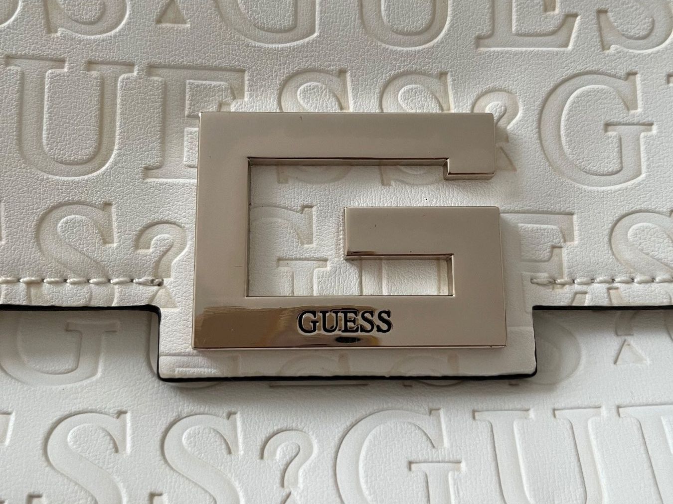 Guess Taschen für Damen: Guess Umhängetasche Brightside, weiss – Neu (gemäss Beschreibung) aus Kloten von SANTALA23 4
