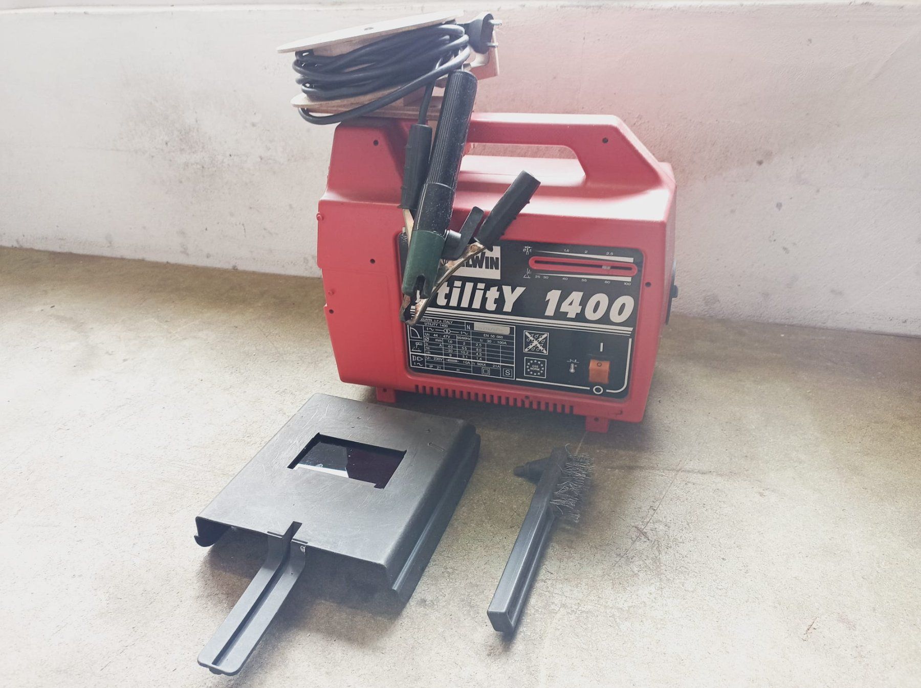 Saldatori: TELWIN Utility 1400 Elektroden Schweissgerät – Usato da Azmoos venduto da Hach62 2
