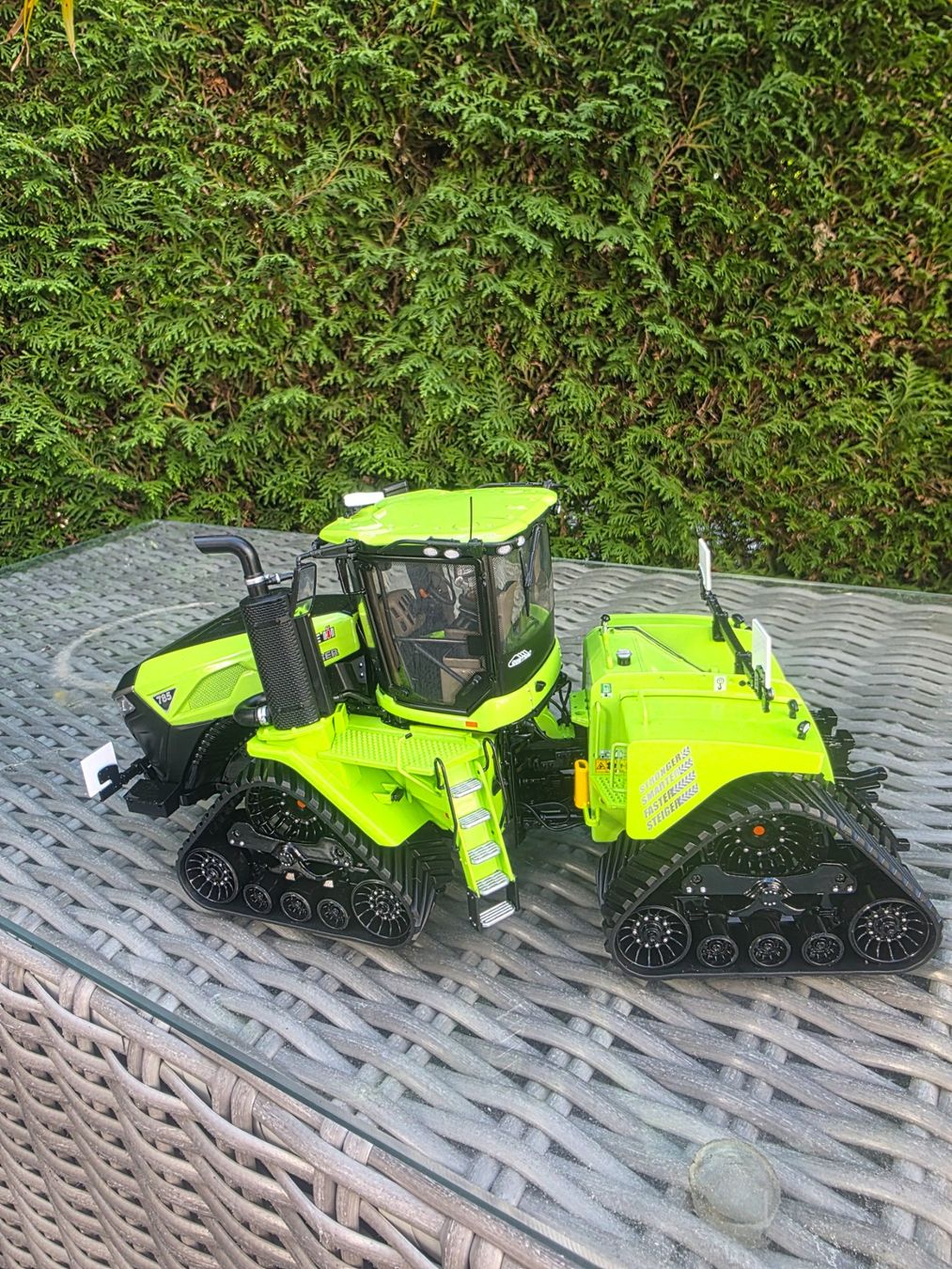 Kit di modellismo & Modellini statici: Universal Hobbys Case ih Quadtrac – Usato da Siblingen venduto da Shiggi01