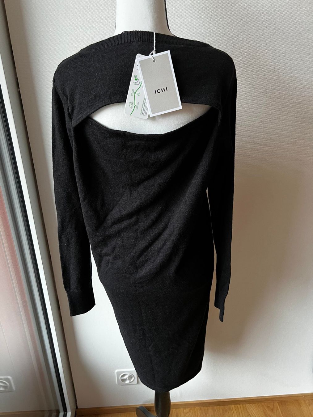 Kleider: Neues Warmes Kleid S/M – Gebraucht aus Riehen von edu_92w7