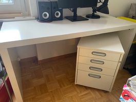 Schreibtisch mit Korpus