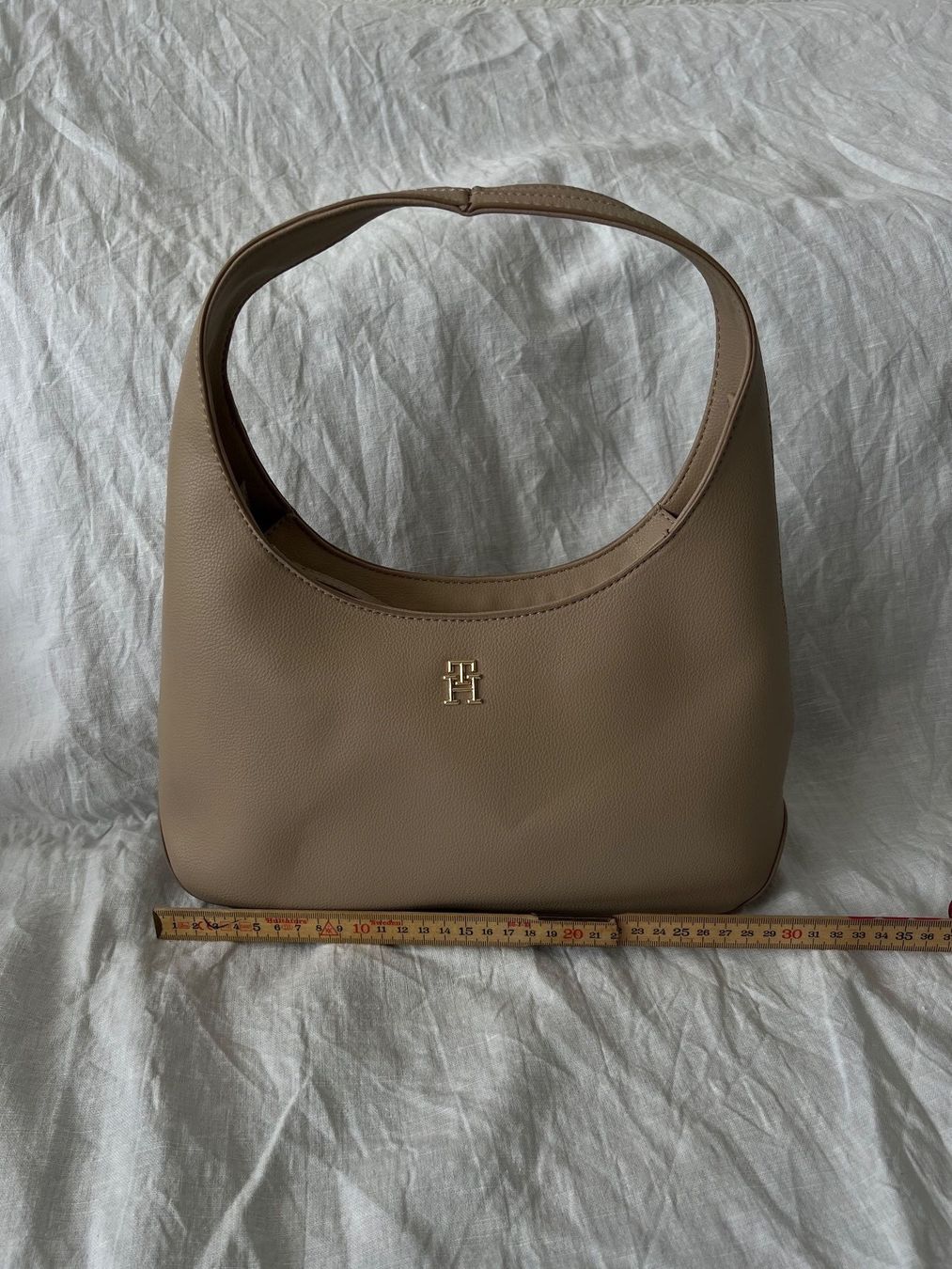 Tommy Hilfiger Borse da donna: TH Handtasche taupe, neuwertig! – Nuovo (secondo la descrizione) da Biberist venduto da pin_ywg6 1