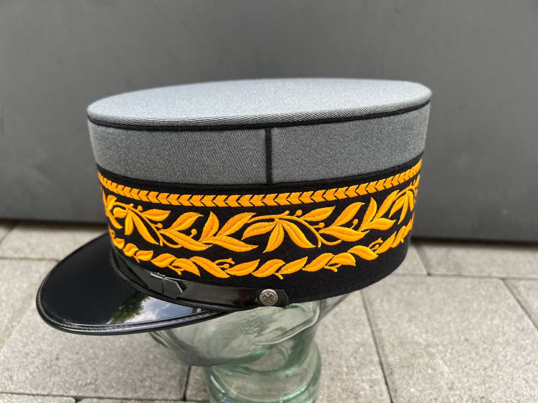 Schweizer Armee Uniformen: Mütze General Schweizer Armee (25/045) – Gebraucht aus Hermetschwil-Staffeln von militaria-schweiz 2