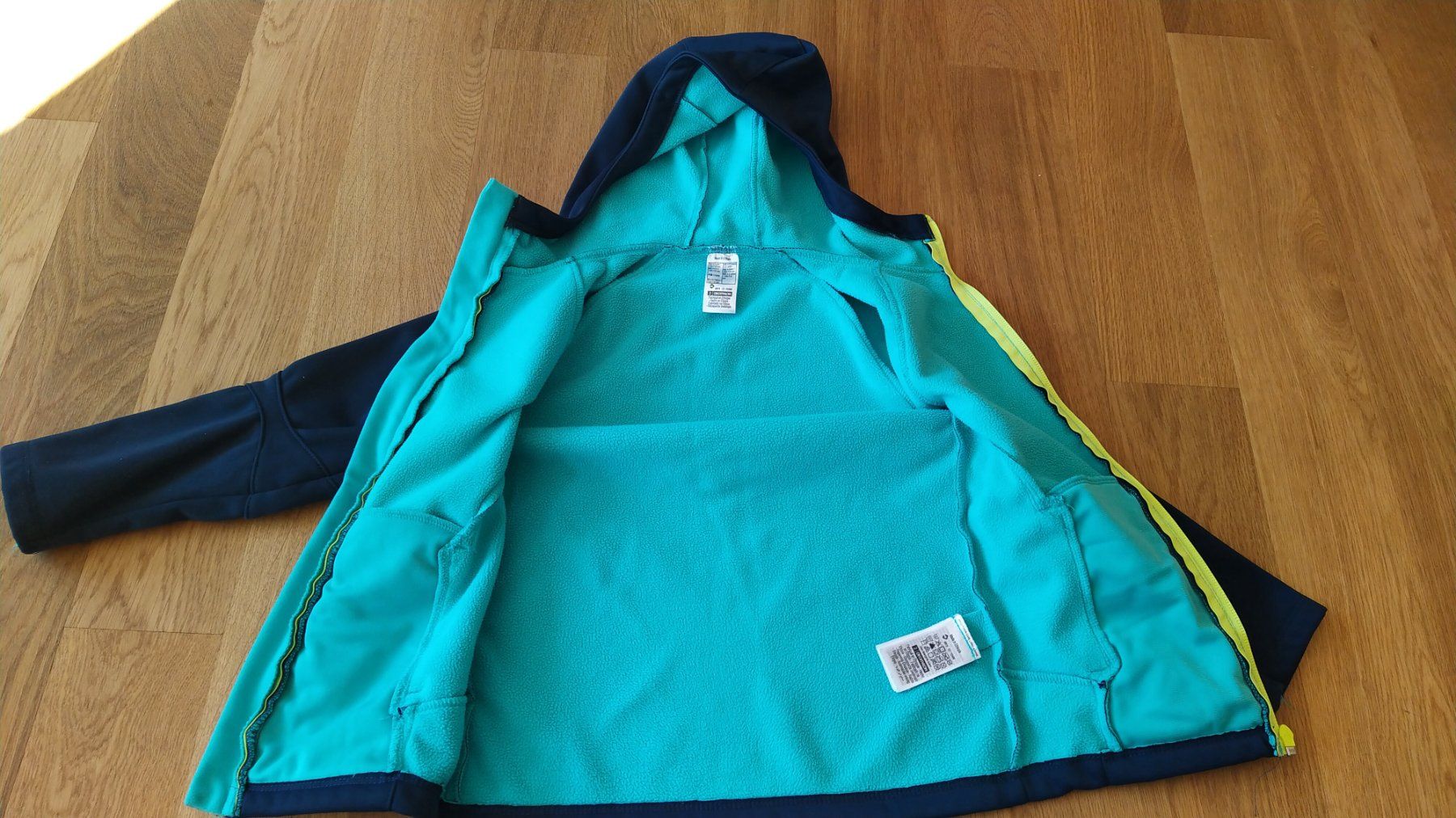 Decathlon Ensembles coordonnés: Softshell Jacke gr. 104 – D'occasion à Trimbach par teiger83 2
