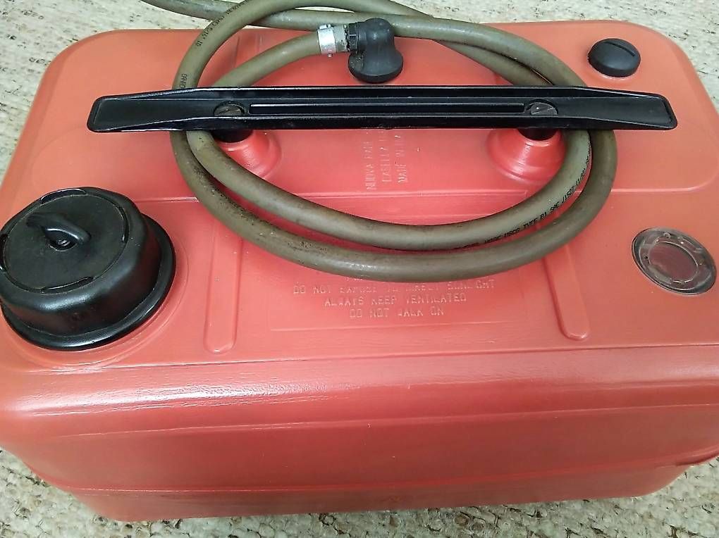Accessori per altri veicoli: Serbatoio carburanti litri 23 – Usato da Origlio venduto da Veladeca