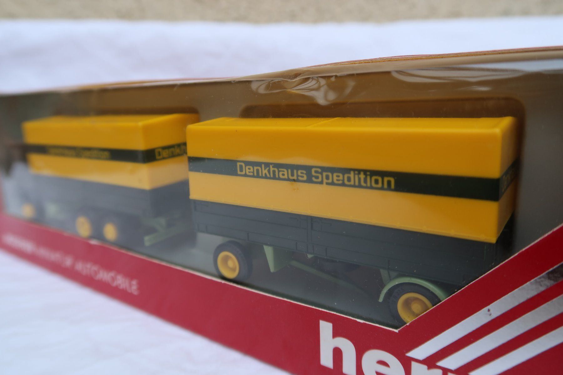 Scania Modellini d'auto: Herpa Scania "Denkhaus Spedition" – Nuovo e nell'imballaggio originale da Muttenz venduto da Laeckerlihamschter 2