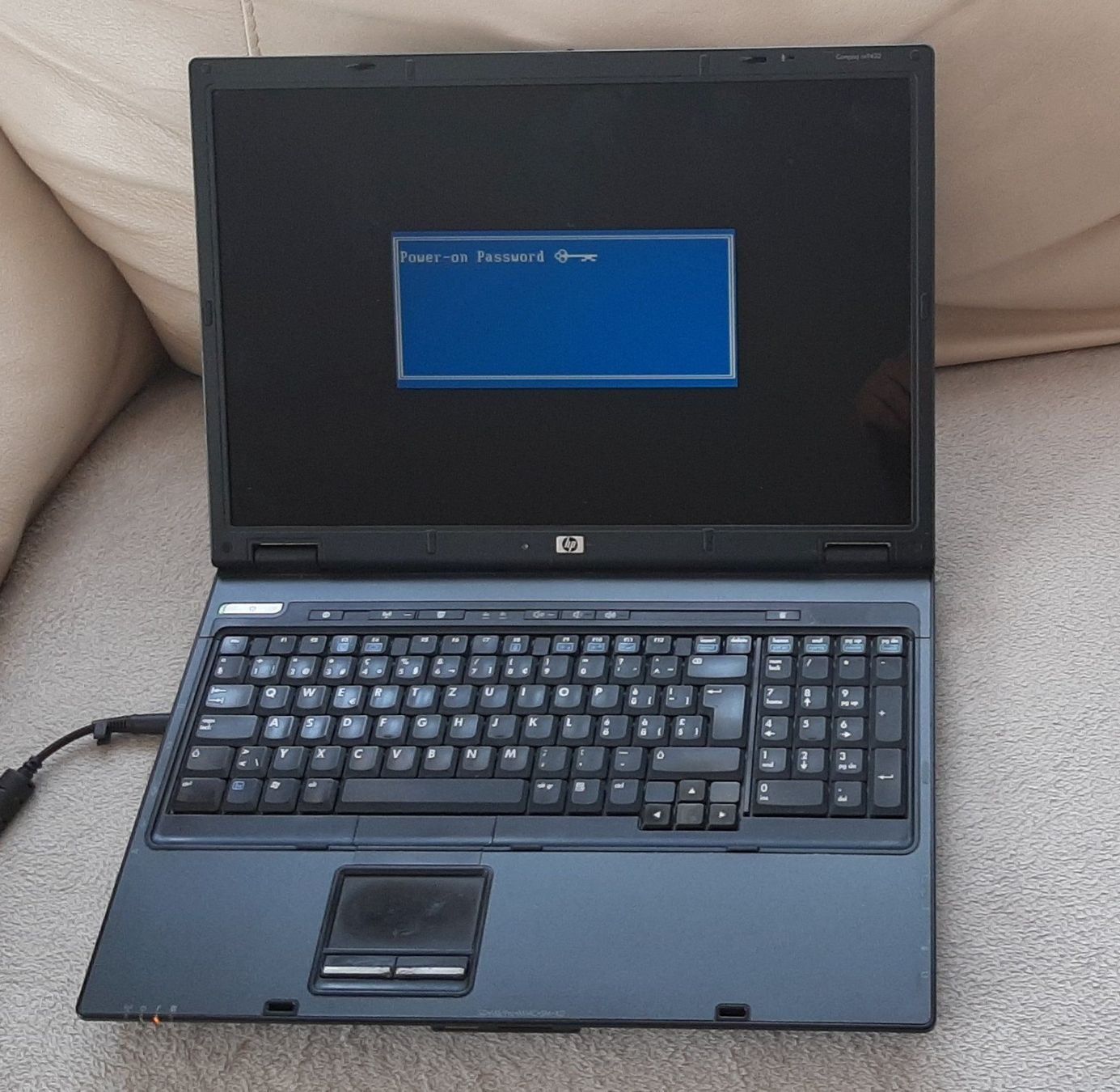 Hewlett Packard Notebook: HP Compaq NX9420 für Bastler oder Teile – Difettoso da Magden venduto da Gold-Adler