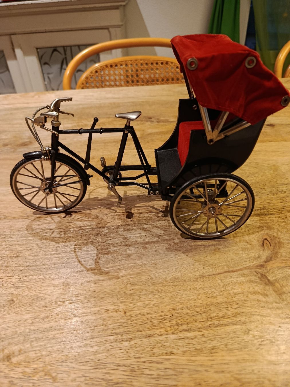 Kit di modellismo & Modellini statici: Miniatur Retro orientalische Rickshaw 1:10 – Usato da Wattwil venduto da sunicheyenne