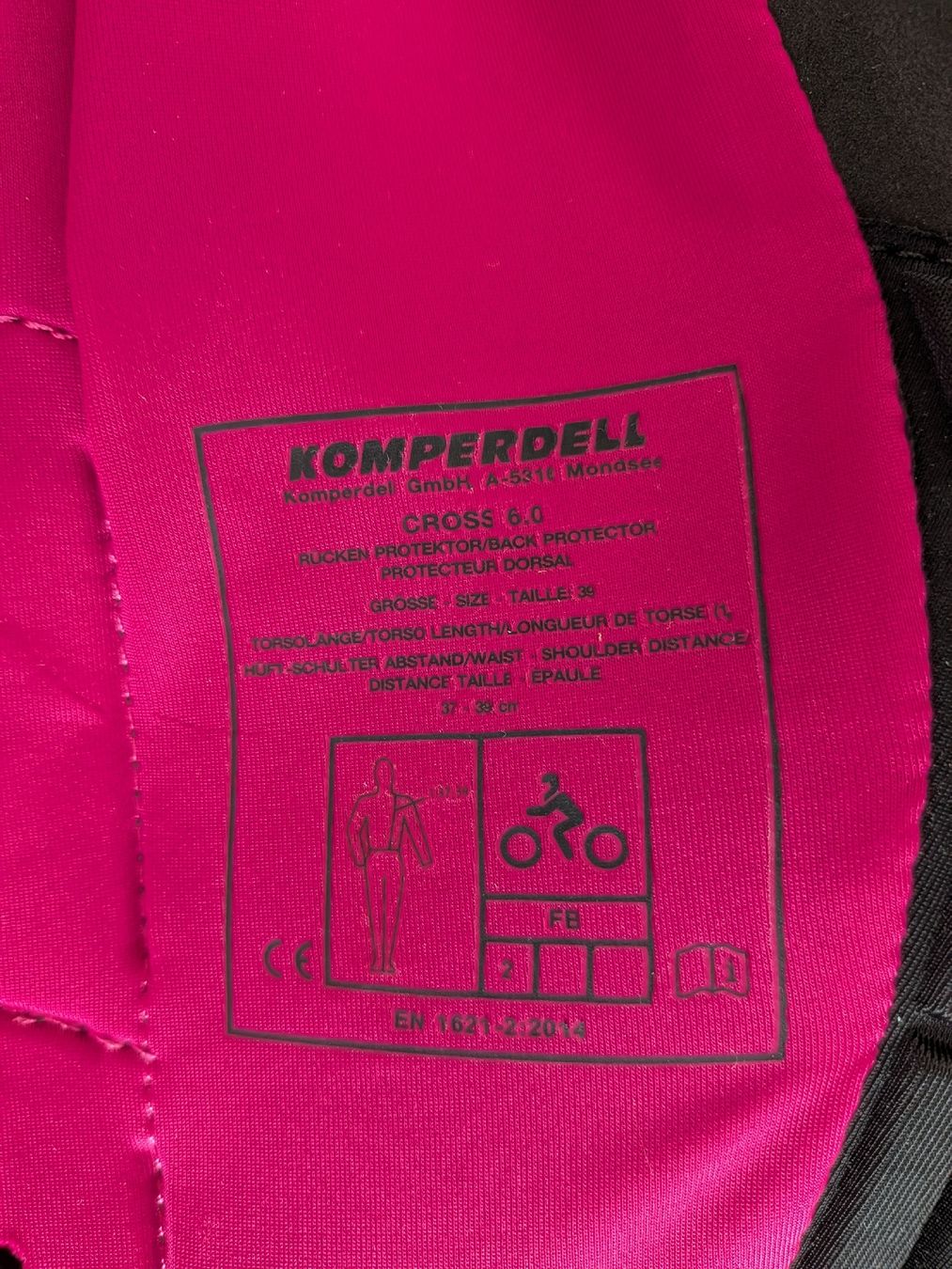 Komperdell Schutz & Schoner: Komperdell Rückenpanzer Cross 6.0 – Gebraucht aus Zürich von handofgod 1