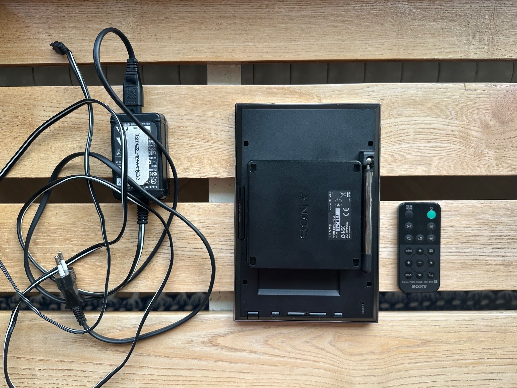 Bilderrahmen: Digitaler Bilderrahmen - Sony - Frame - 7 Zoll – Gebraucht aus Zürich von Robinejoya 5