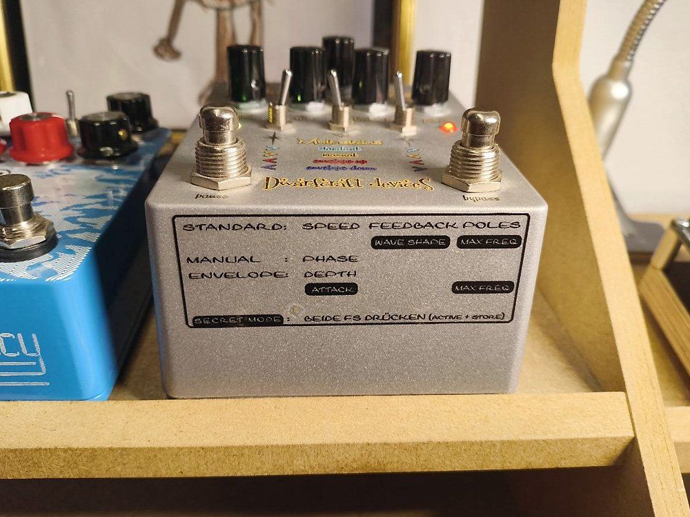 Strumenti musicali: Dwarfcraft Devices Ghost Fax! Crazy Phaser Pedal – Usato da Knonau venduto da Deralexan 3