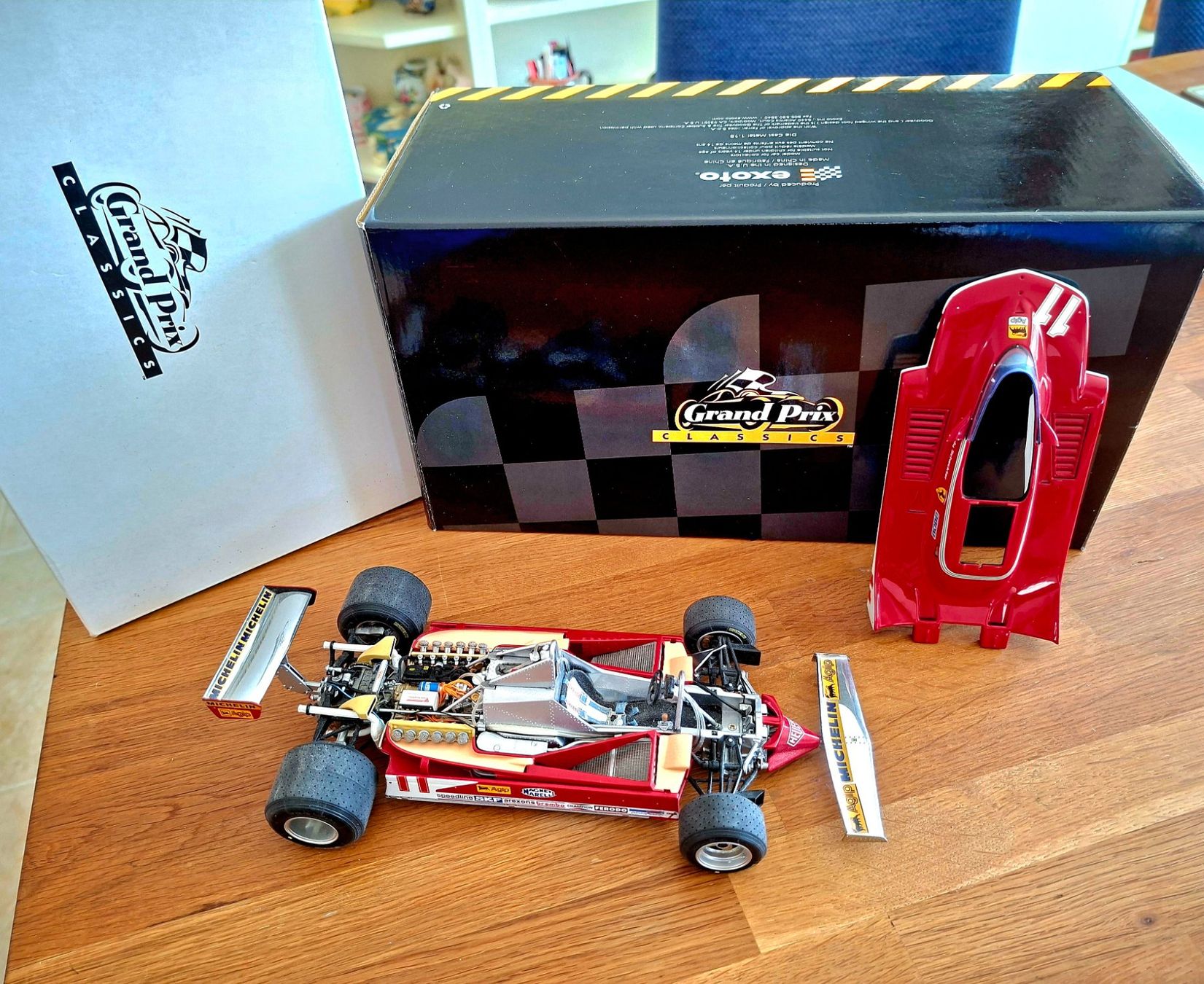 Exoto Modellautos: Ferrari 312T4 / Jody Scheckter – Gebraucht aus Heimberg von csm_7q9h 4