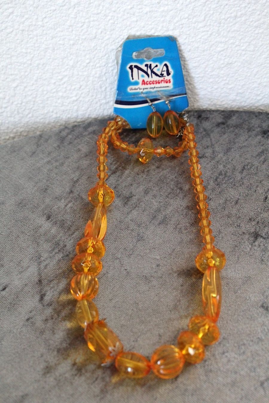 Sonstiger Schmuck: Neu, eine Kette, ein Armband, ein paar Ohrhänger – Gebraucht aus Locarno von madame-tus-sauds