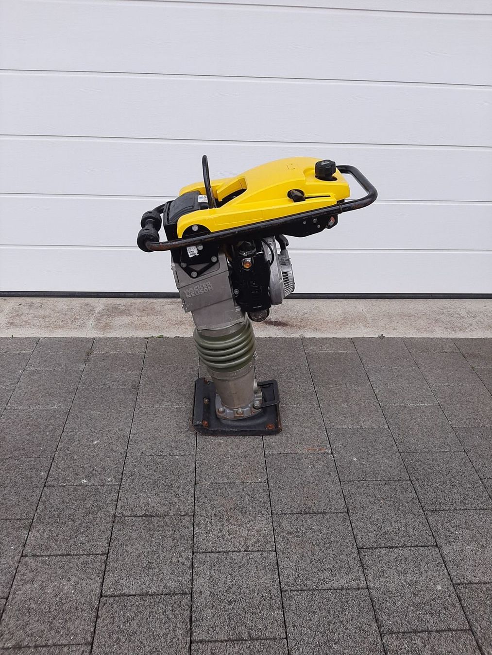 Wacker Neuson Tutte le macchine: Grabenstampfer Rammer Wacker Neuson – Usato da Rain venduto da Kleinmoto