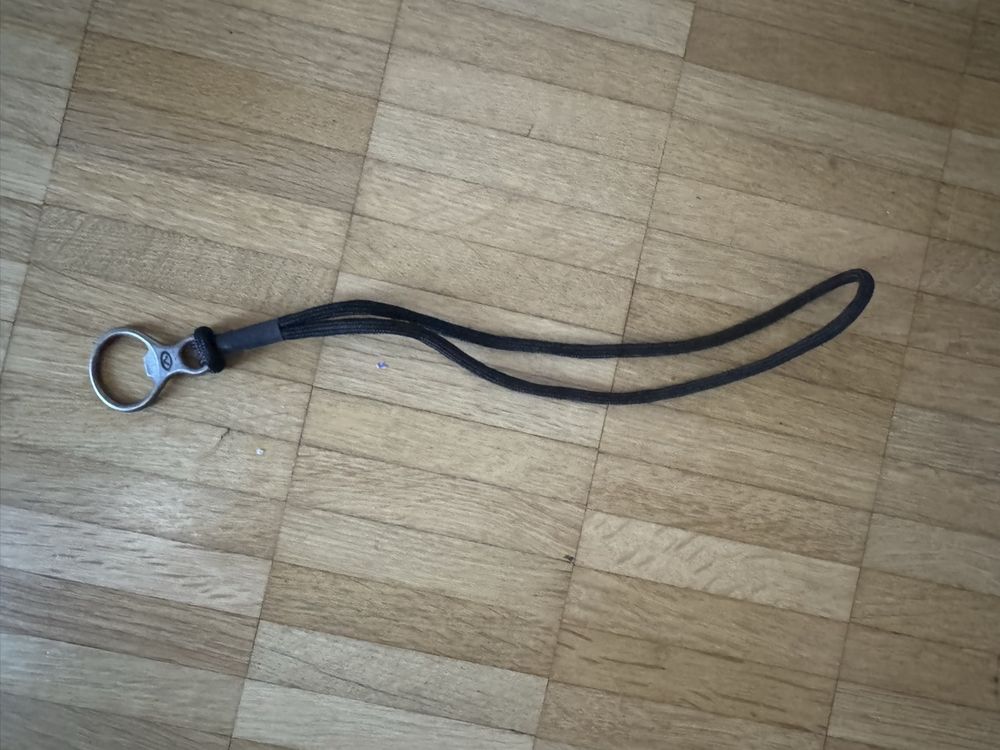 Cover Portachiavi EKALA In TPU Nero Con Cordino In Pelle - Protezione Totale Con Accessori, Antismarrimento