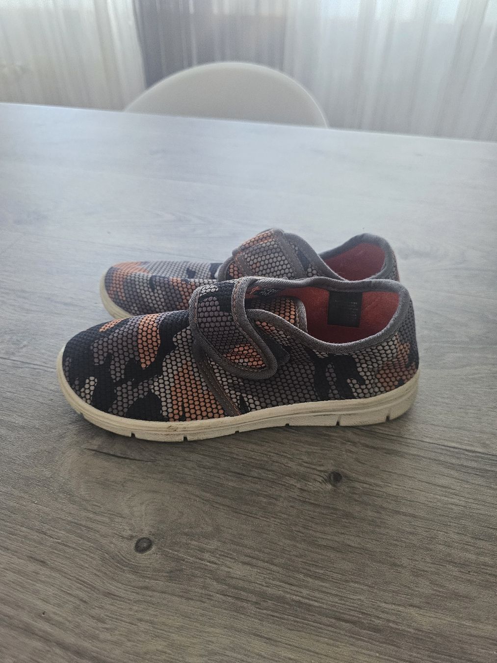 Scarpe per ragazzi: hausschuhe gr34 – Usato da Münchenbuchsee venduto da Kappa8 1