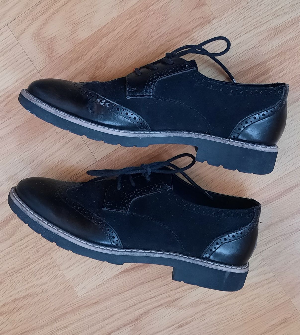 Scarpe da uomo: Schwarze Schnuerschuhe, Gr. 40, Echtleder, Top – Usato da BRUNNEN venduto da Sole21 1