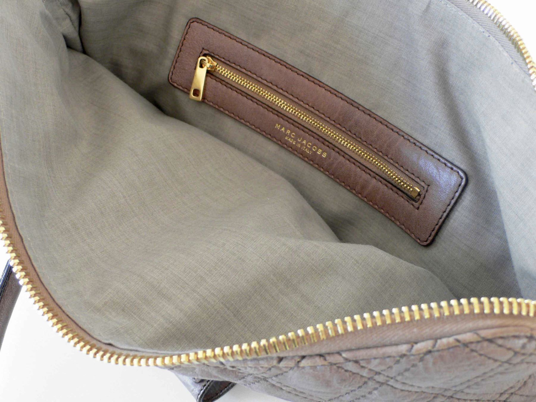 Marc Jacobs Borse da donna: Seltene Marc Jacobs Handtasche in Stepp-Optik neuwertig – Nuovo (secondo la descrizione) da Zürich venduto da dulceamargo 5