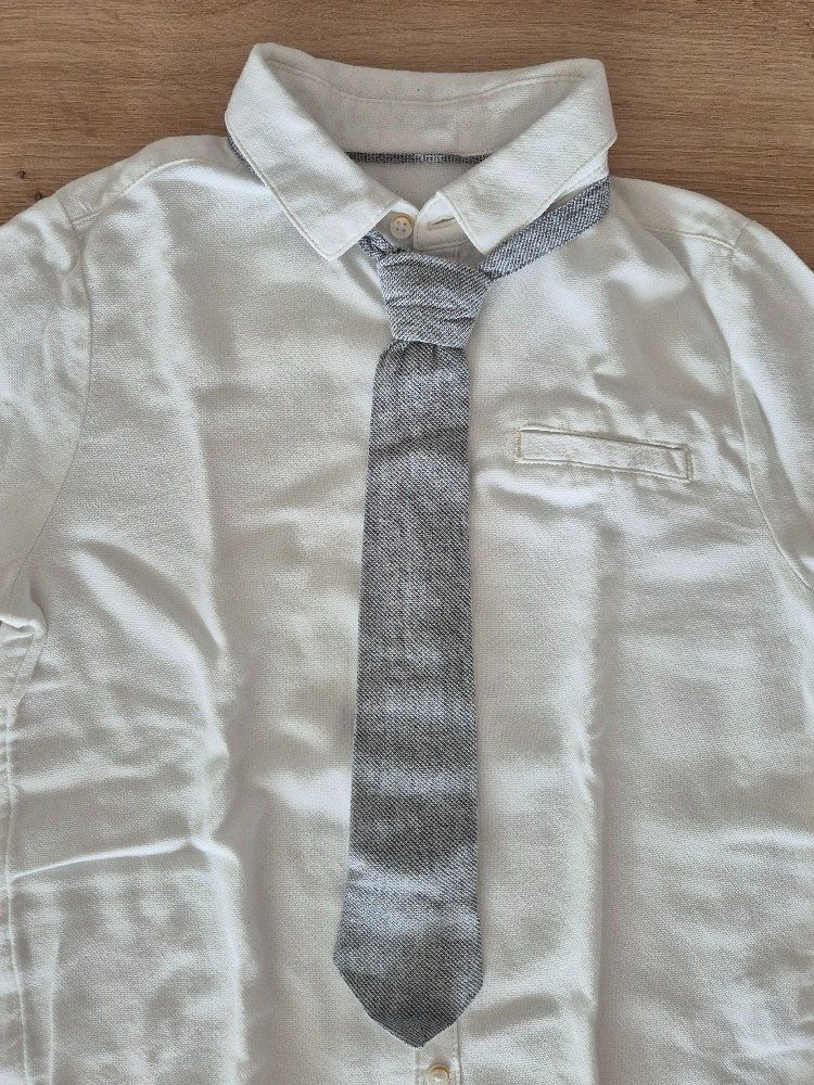 Camicie, T-shirt & Polo: Hemd mit Krawatte Grösse 128 – Usato da Buttisholz venduto da sico20 1