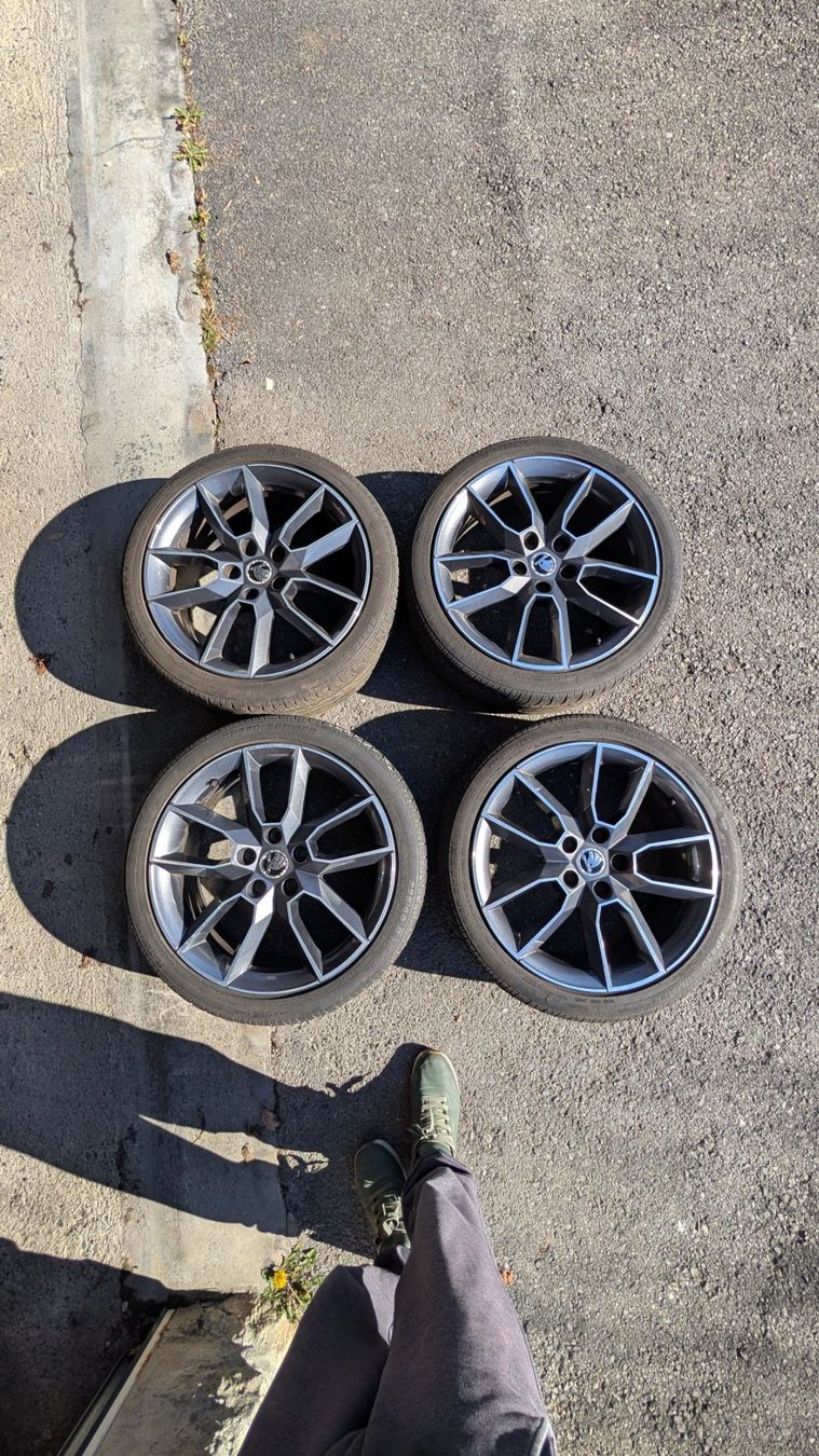 Skoda Felgen: Original Skoda Octavia RS Leichtmetallfelgen – Gebraucht aus Gsteigwiler von Thor86