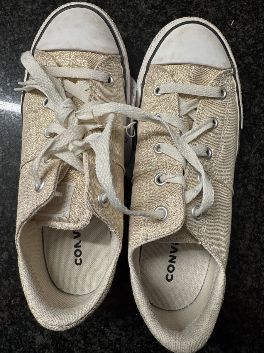 Converse Schuhe für Mädchen: Converse All Star gold Gr.35 – Gebraucht aus Lengnau AG von Soleil78 2