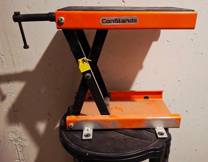 Hebebühnen: Motorradheber orange gebraucht – Gebraucht aus Wynau von ben_7jzd
