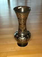 Orientalische Messingvase mit Gravuren, Höhe 41 cm