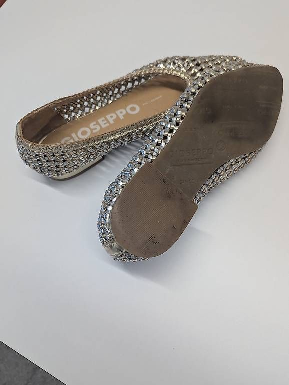 Chaussures femmes: Gioseppo metallic leather flats – D'occasion à Zürich par ale_ht7x 1