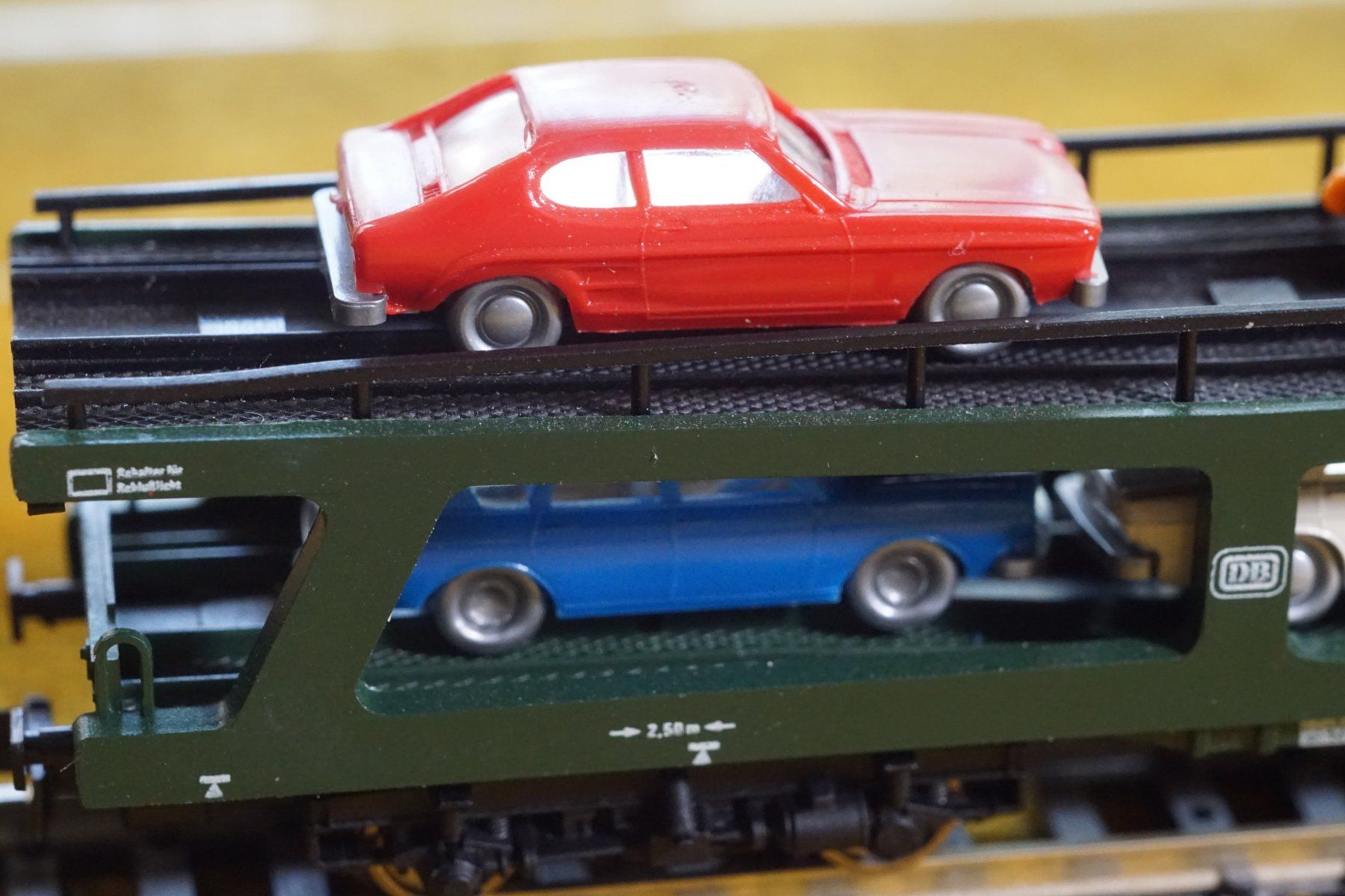 Fleischmann Modellini di ferrovie: Auto-Transportwagen Fleischmann Spur N – Usato da Gränichen venduto da iknow 4