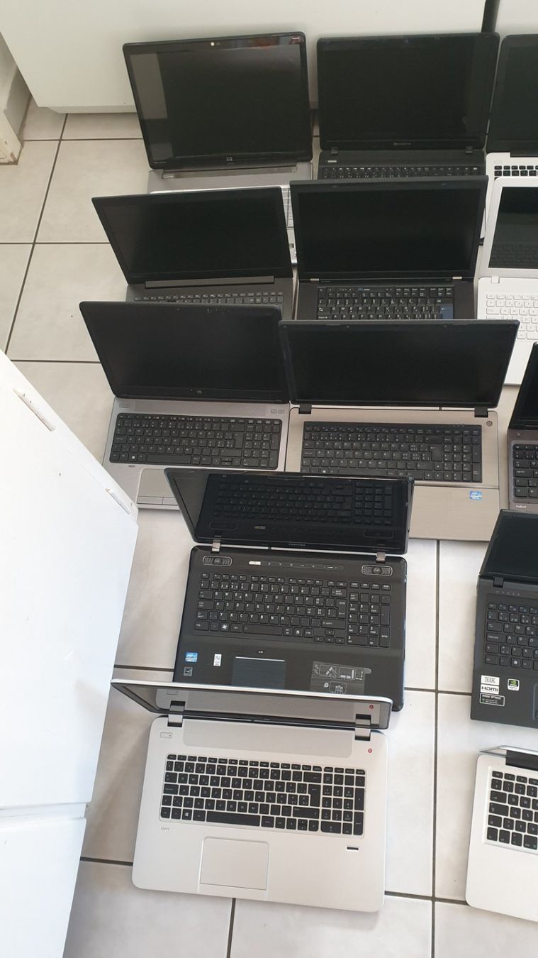 Notebooks: 18 Laptops – Gebraucht aus Luzern von val_9ngc 4