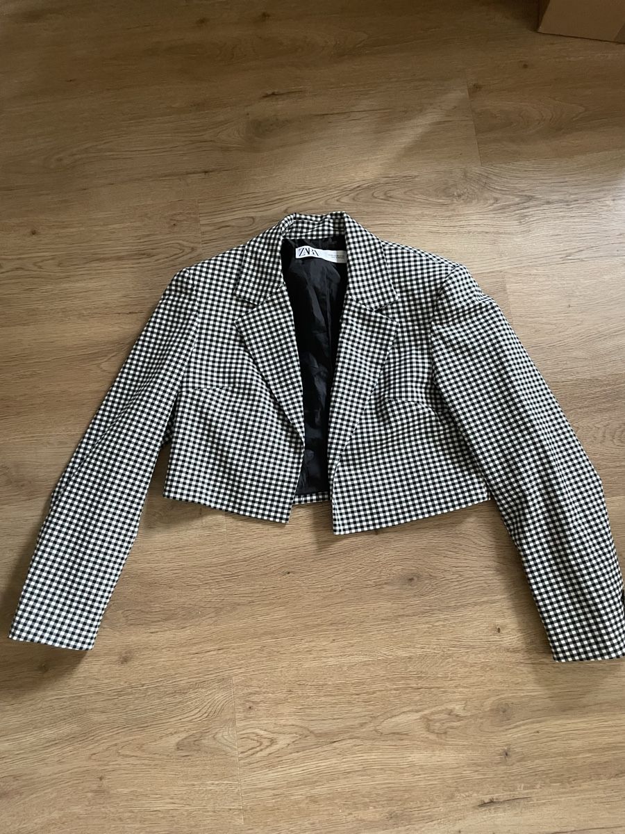 Zara Jacken: Zara cropped Blazer – Gebraucht aus Dietikon von sug_zx2f