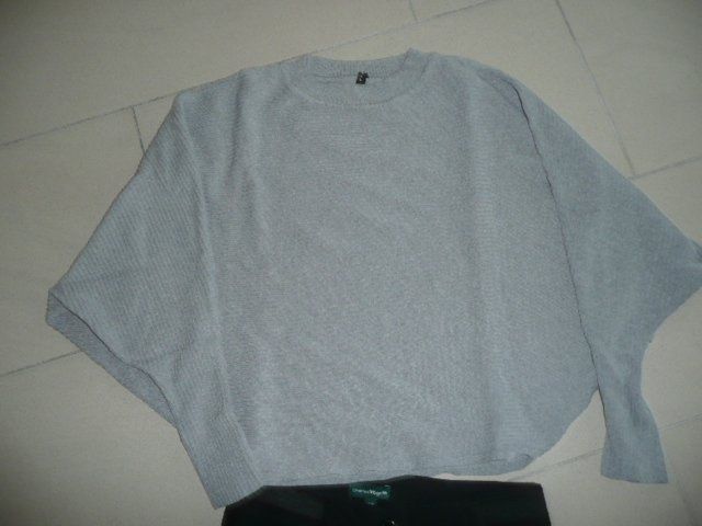 Lots de vêtements: Hose schwarz / Pullover grau Kleiderset – D'occasion à Zug par falama 1