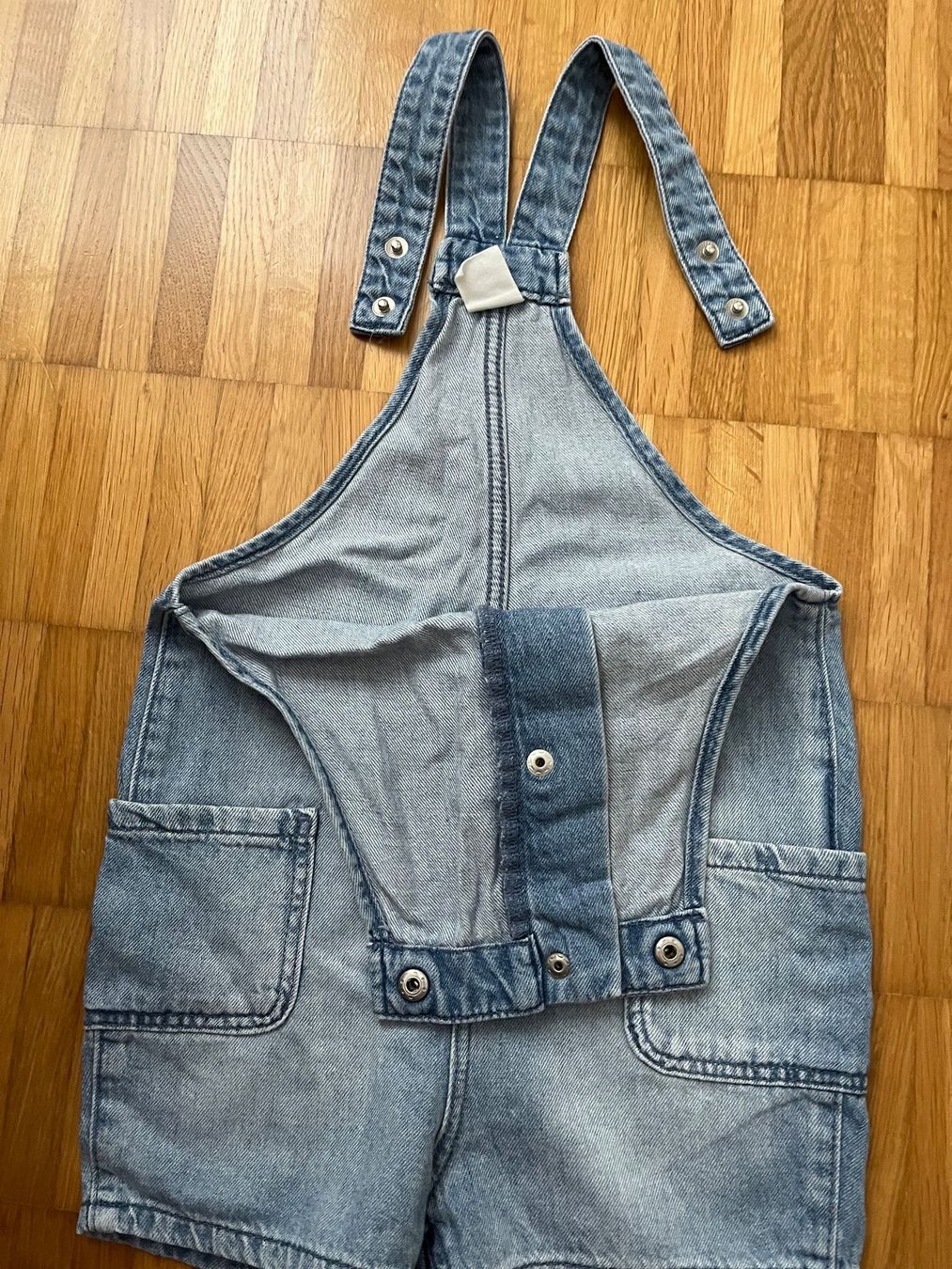 H&M Pantaloni: H&M Trägerhose Gr. 92 – Usato da Jona venduto da Good_luck1_ 3