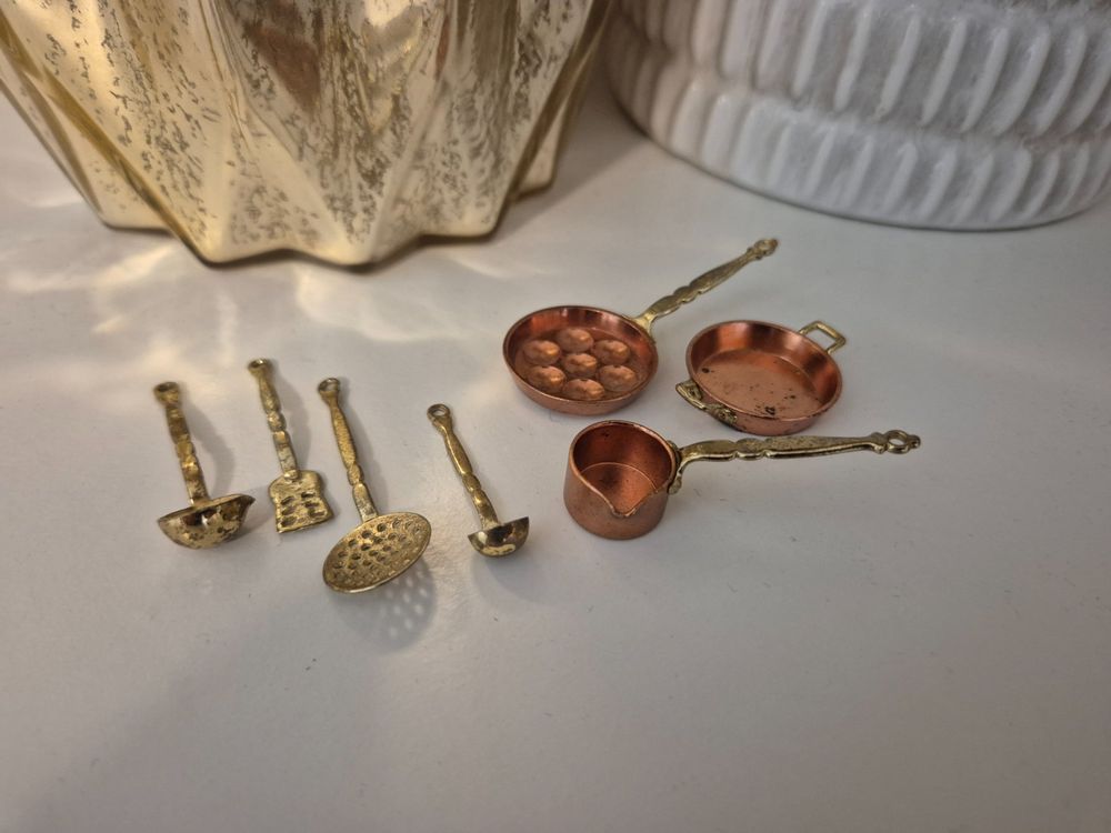 Miniatur-Briefkasten Aus Messing Für Puppenhäuser Im Maßstab 1:12 – Detailverliebtes Zubehör