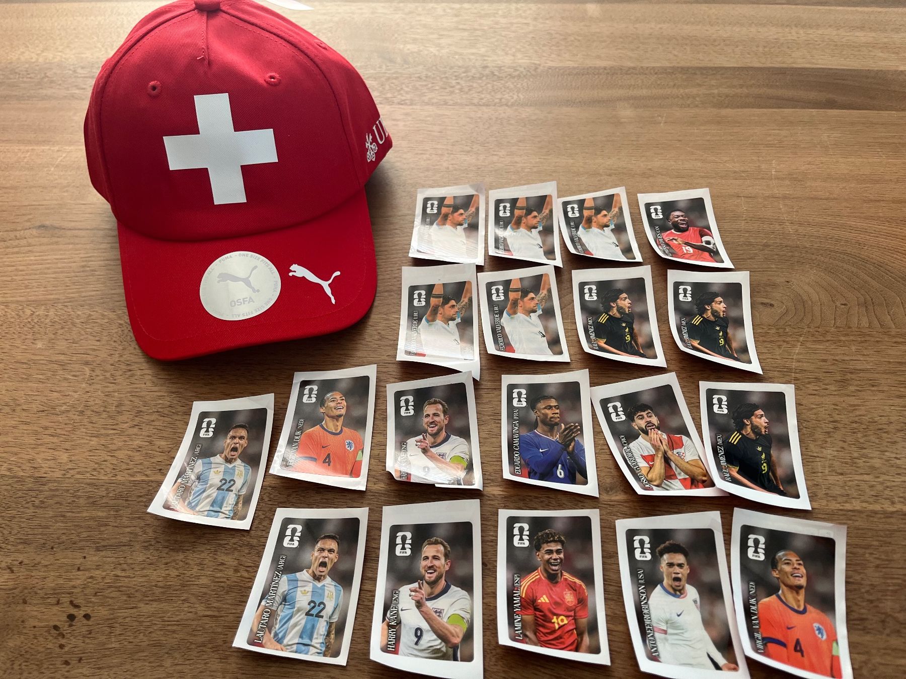 Panini Sammelbilder & Trading cards: WM Schweiz Fussball Chapi/ Cap, inkl. 19 Panini Sticker – Neu (gemäss Beschreibung) aus Madetswil von MiamiDolphin