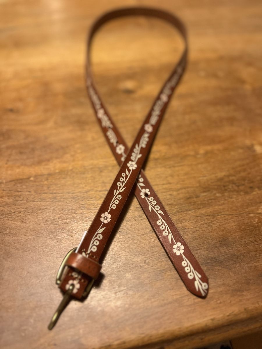 Esprit Cinture: Esprit Gürtel, 101 cm lang 2cm breit – Usato da Zürich venduto da jeroendy
